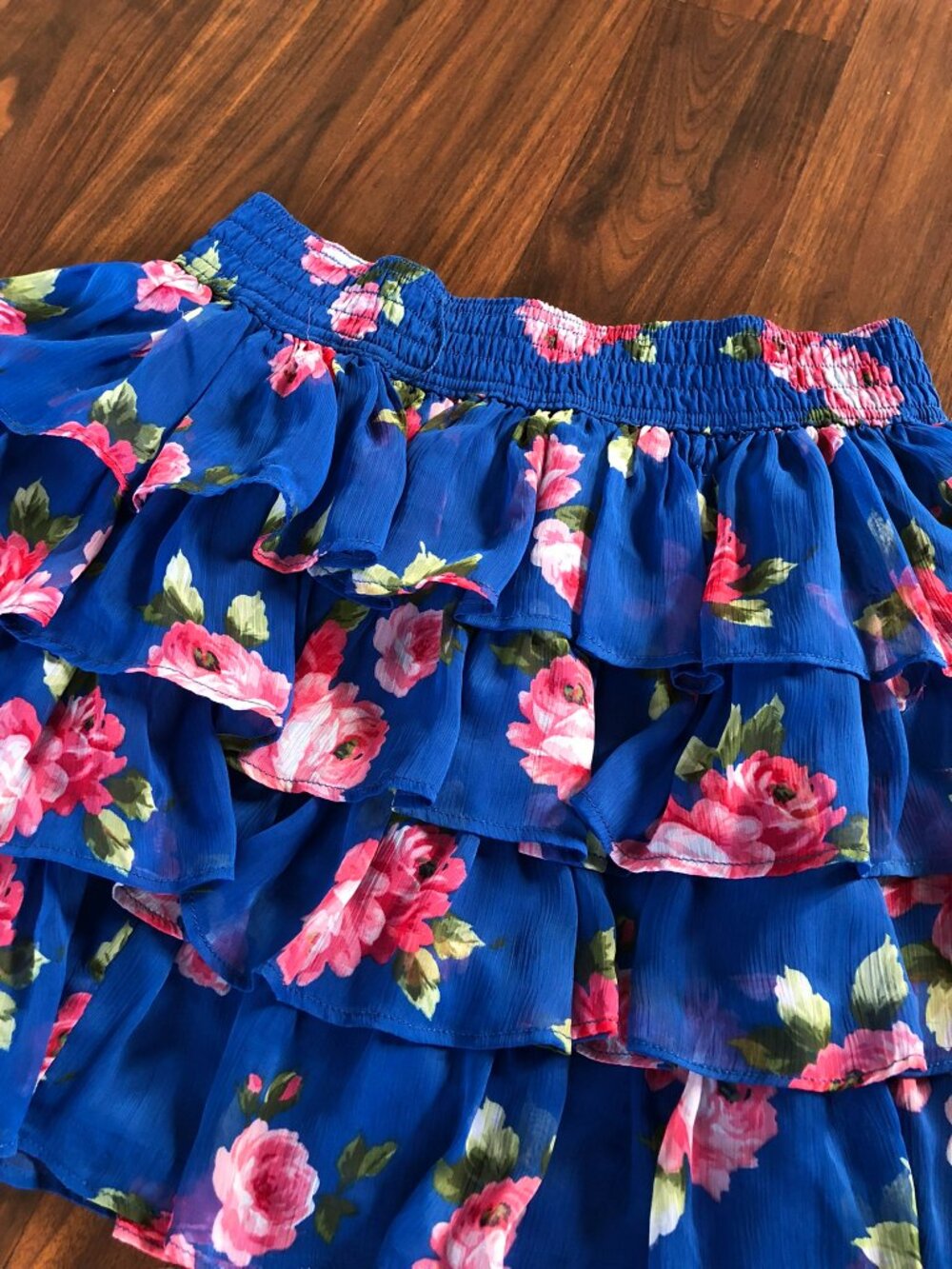 Gilly Hicks size M Floral Ruffle Mini Skirt